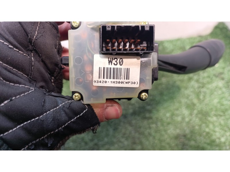 Recambio de mando limpia para kia cee´d emotion referencia OEM IAM 3693PA 3693PA 934201H300