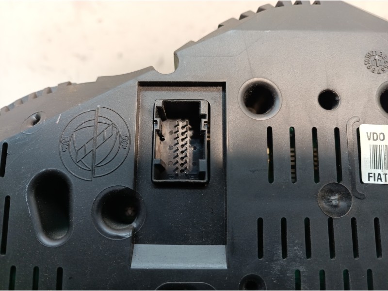 Recambio de cuadro instrumentos para alfa romeo 147 (190) 1.9 jtd cat referencia OEM IAM 110008953007 110008953007 735290181