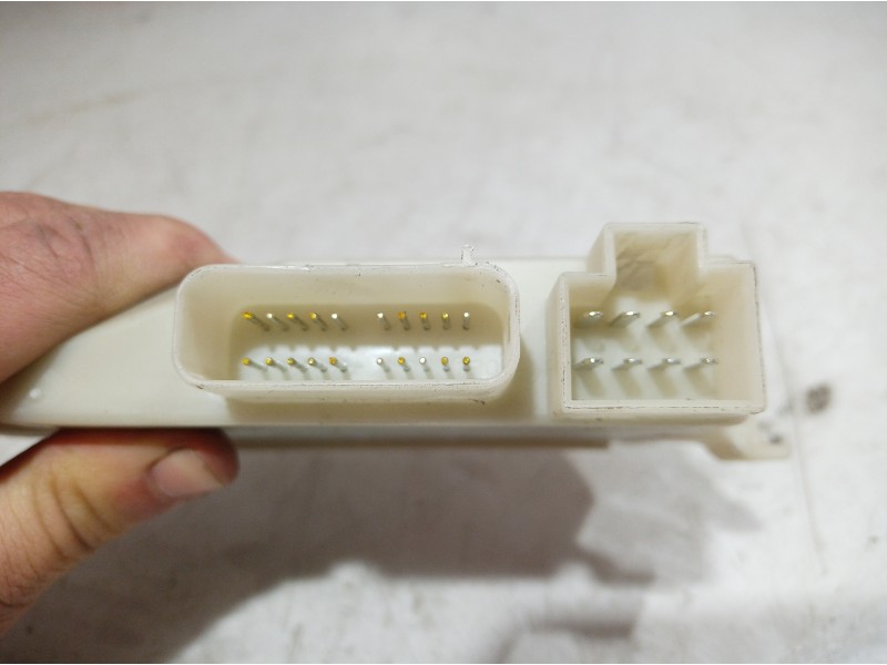 Recambio de centralita cierre para chrysler voyager (rg) 2.8 crd executive referencia OEM IAM P04686686AM P04686686AM P04686686