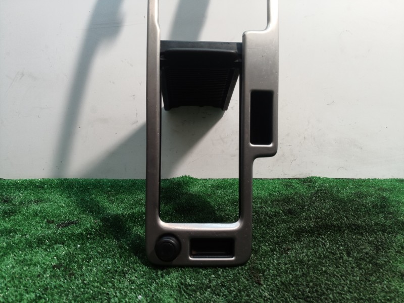 Recambio de moldura interior para volvo c30 1.6 d drive kinetic referencia OEM IAM 30755392 30755392 30755392