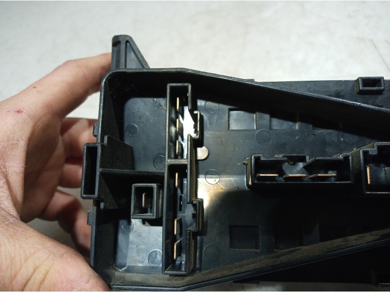Recambio de caja reles / fusibles para renault scenic ii 1.5 dci diesel referencia OEM IAM YQH100900 YQH100900 YQH100900