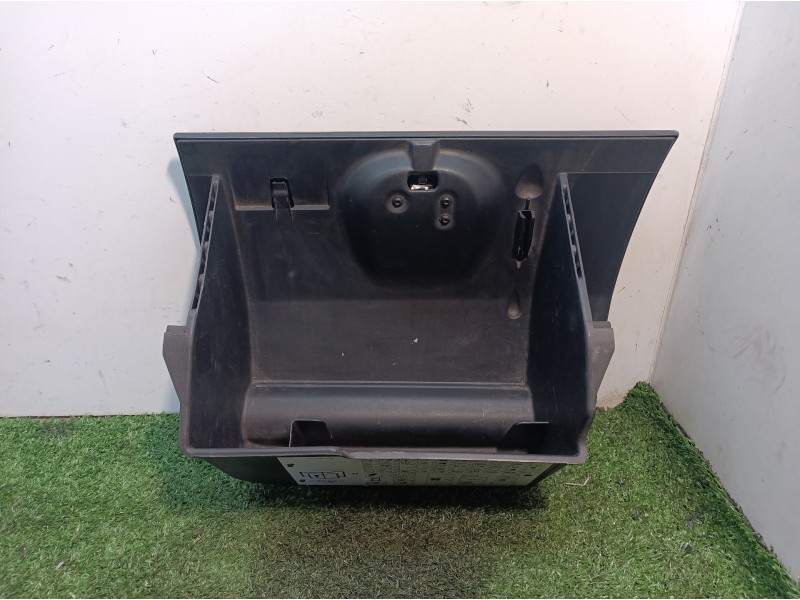 Recambio de guantera para ford fiesta (cbk) ambiente referencia OEM IAM 2S61A06024 2S61A06024 2S61A06024