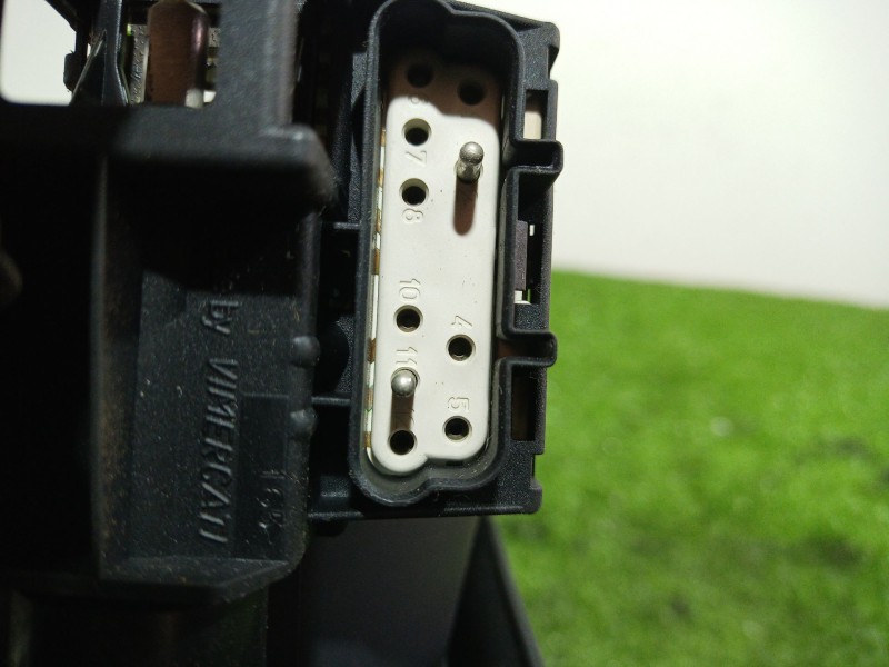 Recambio de moldura cuadro instrumentos para bmw serie 3 compacto (e36) 316i referencia OEM IAM   