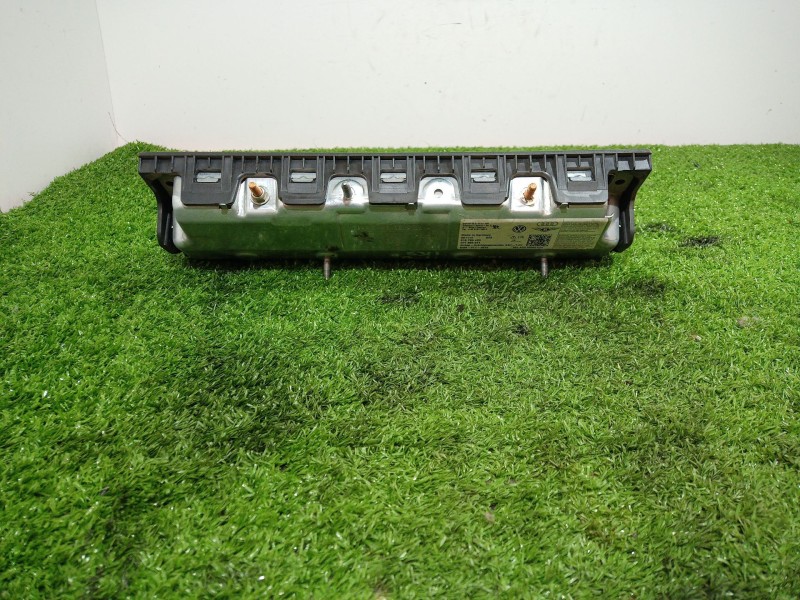 Recambio de airbag rodilla para volkswagen touareg (7p6) v6 tdi bluemotion premium referencia OEM IAM 7P1880841 610812100A 61679