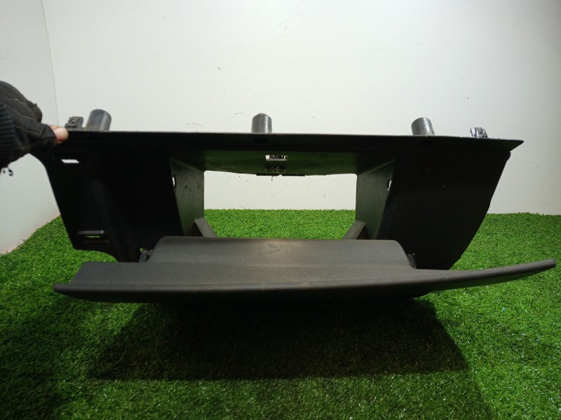 Recambio de guantera para volvo c30 1.6 d drive kinetic referencia OEM IAM 8626141 8626141 39888609