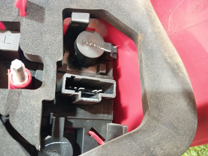 Recambio de piloto trasero izquierdo para peugeot 206 berlina 1.1 referencia OEM IAM 9685618280 9685618280 9685618280