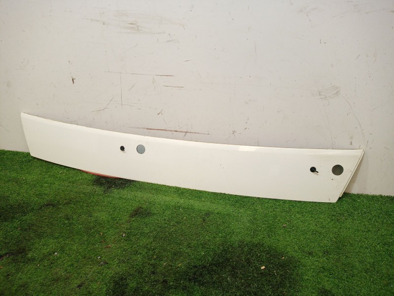 Recambio de moldura para nissan cabstar e 3.0 diesel referencia OEM IAM 61870MB 61870MB 61870MB