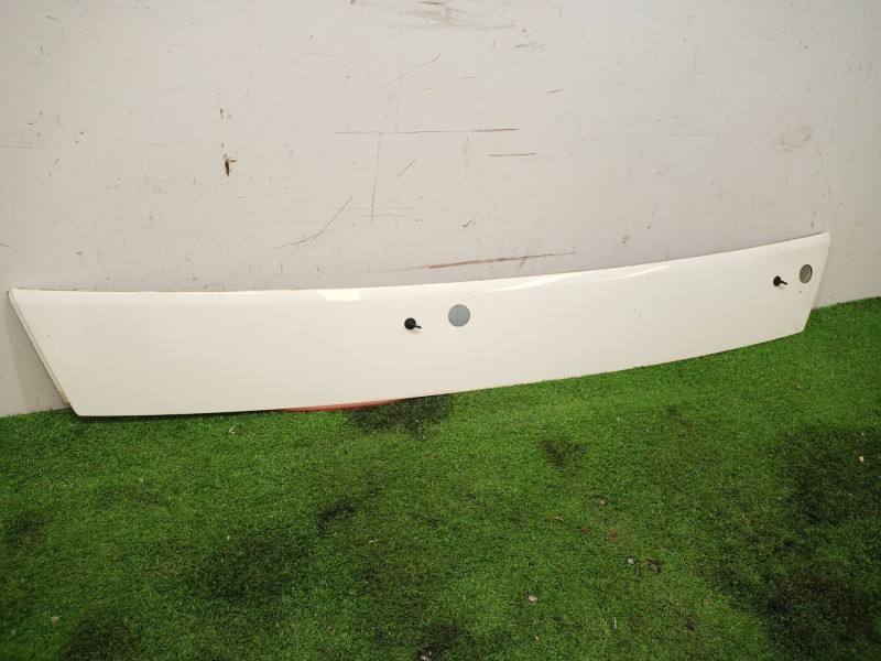 Recambio de moldura para nissan cabstar e 3.0 diesel referencia OEM IAM 61870MB 61870MB 61870MB