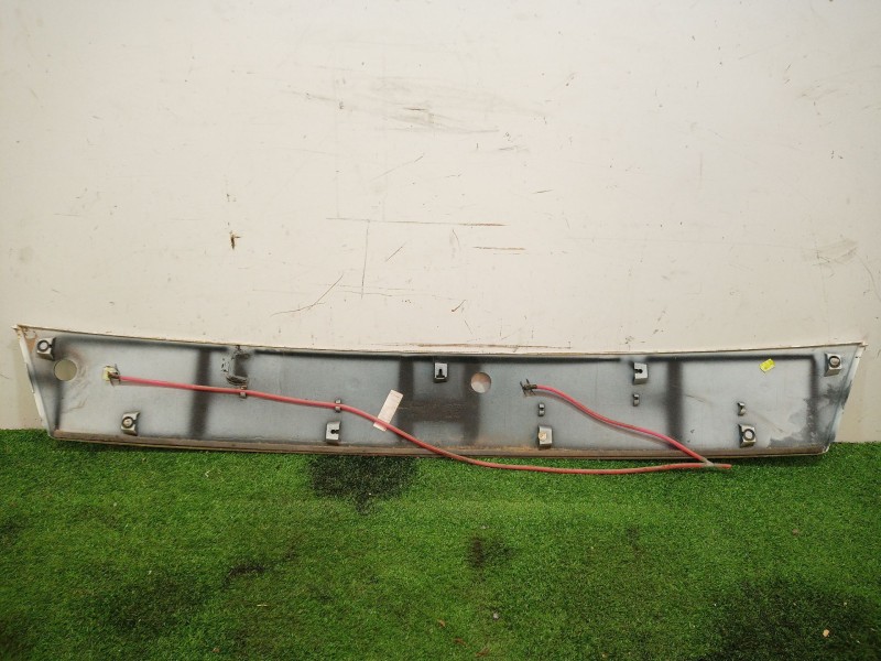 Recambio de moldura para nissan cabstar e 3.0 diesel referencia OEM IAM 61870MB 61870MB 61870MB