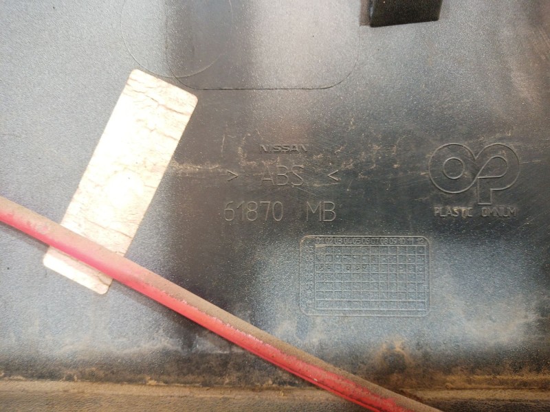 Recambio de moldura para nissan cabstar e 3.0 diesel referencia OEM IAM 61870MB 61870MB 61870MB