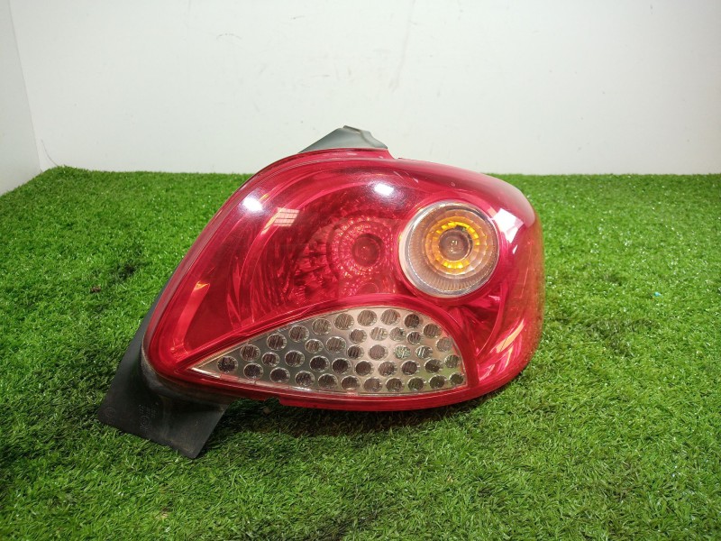 Recambio de piloto trasero derecho para peugeot 206 berlina 1.1 referencia OEM IAM   