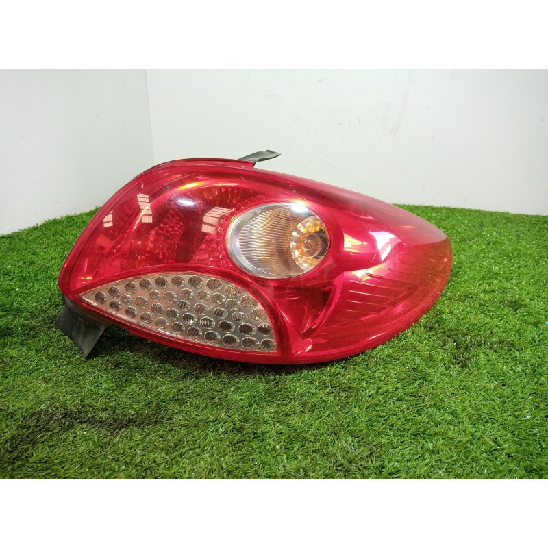 Recambio de piloto trasero derecho para peugeot 206 berlina 1.1 referencia OEM IAM   