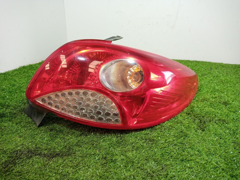 Recambio de piloto trasero derecho para peugeot 206 berlina 1.1 referencia OEM IAM   