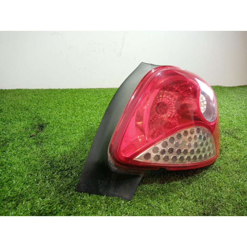 Recambio de piloto trasero derecho para peugeot 206 berlina 1.1 referencia OEM IAM   