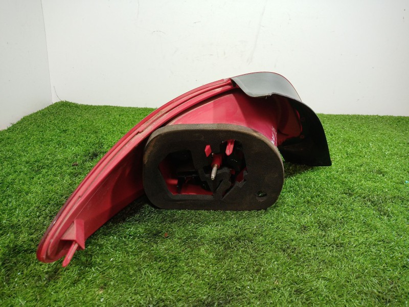 Recambio de piloto trasero derecho para peugeot 206 berlina 1.1 referencia OEM IAM   