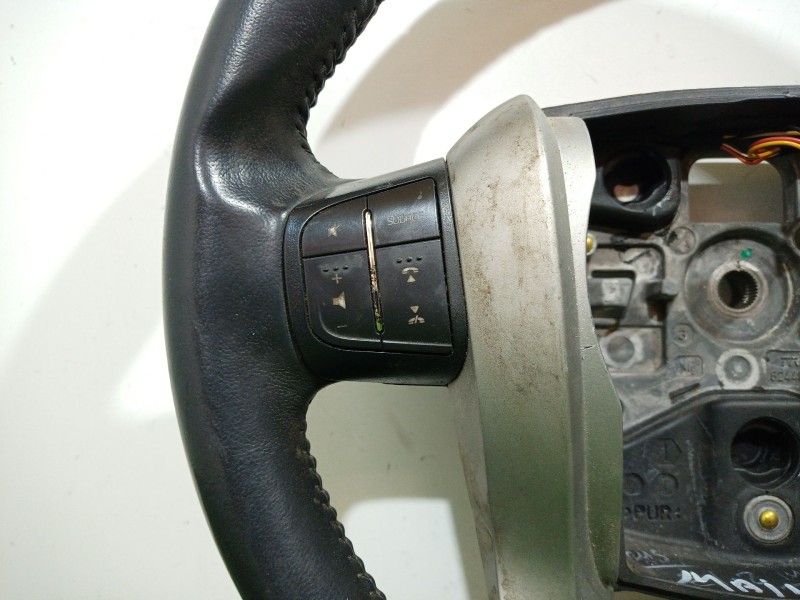 Recambio de volante para mahindra xuv 500 xuv 500 fwd w6 referencia OEM IAM 62446117 62446117 62446117 Recambio de volante para mahindra xuv 500 xuv 500 fwd w6 referencia OEM IAM 62446117 62446117 62446117