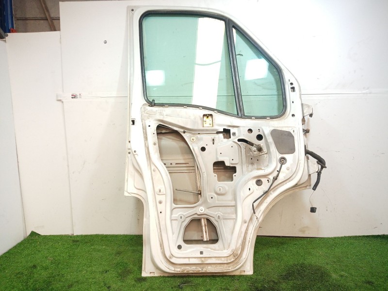 Recambio de puerta delantera izquierda para renault master ii phase 2 caja cerrada 2.5 diesel referencia OEM IAM   