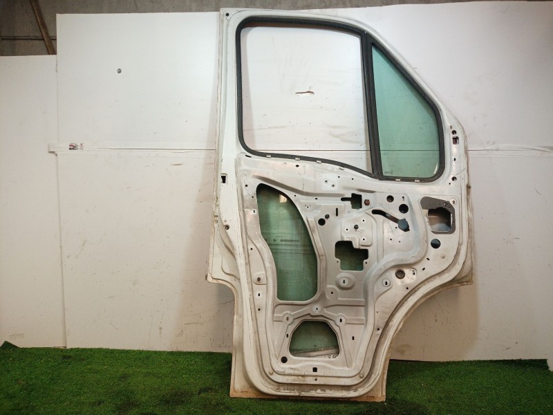 Recambio de puerta delantera izquierda para renault mascott referencia OEM IAM   