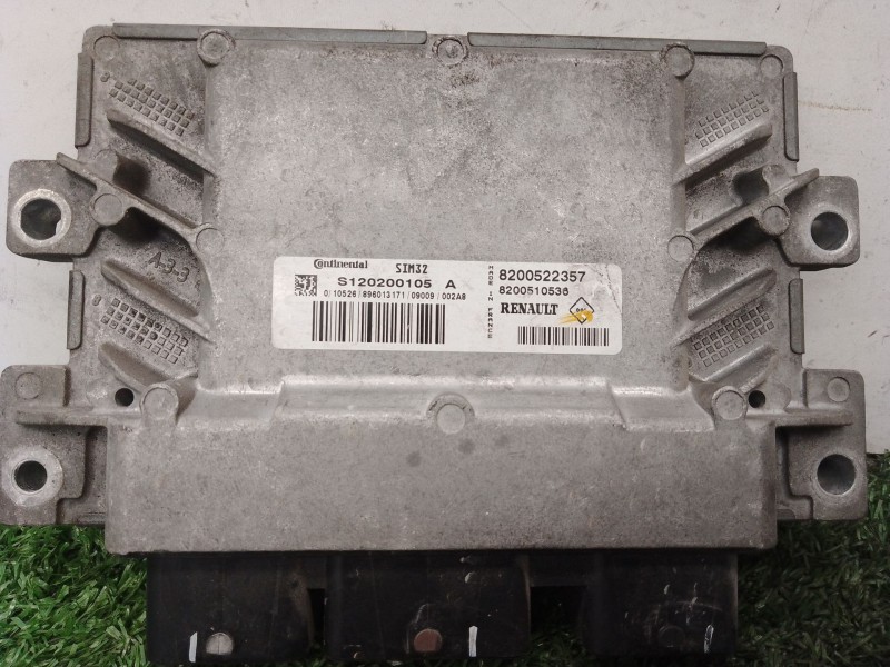 Recambio de centralita motor uce para renault clio iii 1.2 16v referencia OEM IAM S120200105A 8200510536 8200522357