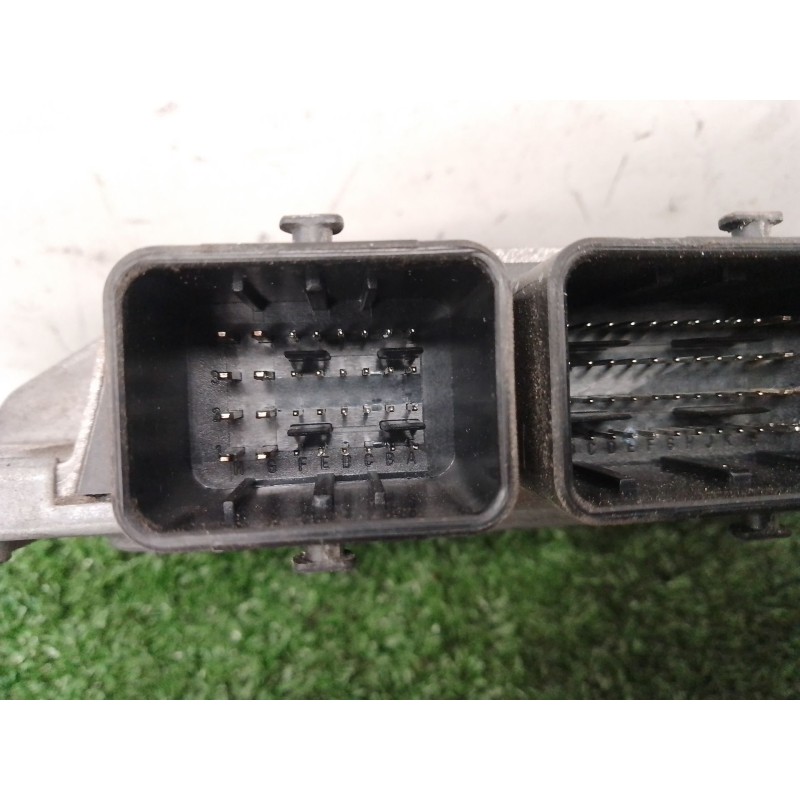 Recambio de centralita motor uce para renault clio iii 1.2 16v referencia OEM IAM S120200105A 8200510536 8200522357