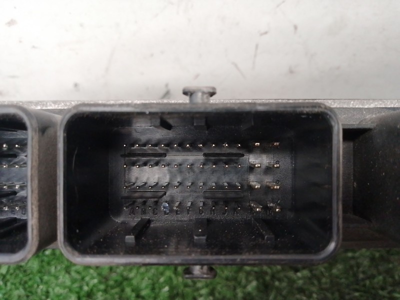 Recambio de centralita motor uce para renault clio iii 1.2 16v referencia OEM IAM S120200105A 8200510536 8200522357