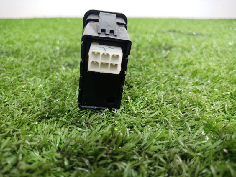 Recambio de interruptor para mahindra xuv 500 xuv 500 fwd w6 referencia OEM IAM   