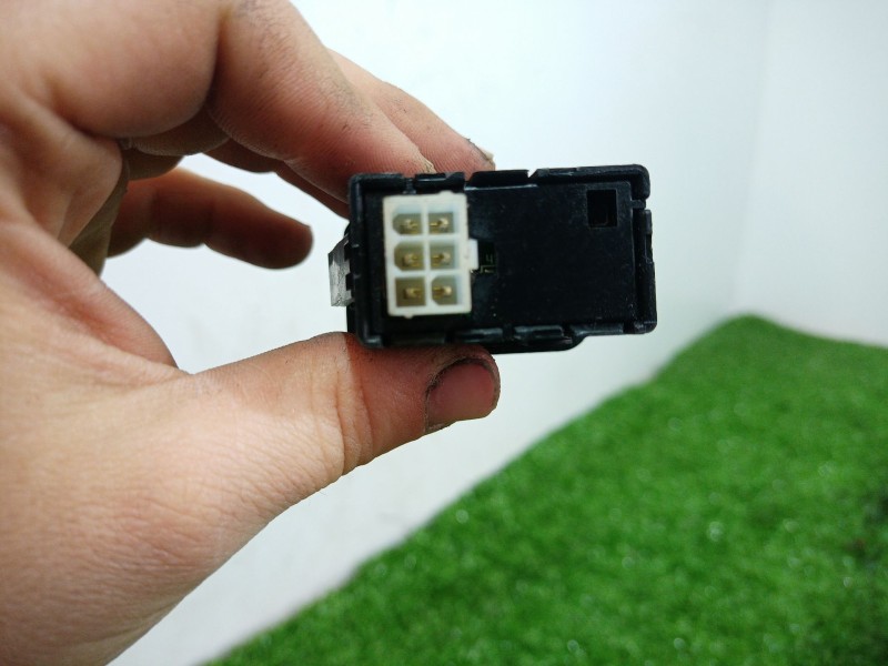 Recambio de interruptor para mahindra xuv 500 xuv 500 fwd w6 referencia OEM IAM   