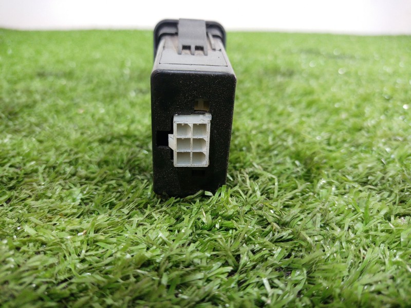 Recambio de interruptor para mahindra xuv 500 xuv 500 fwd w6 referencia OEM IAM   