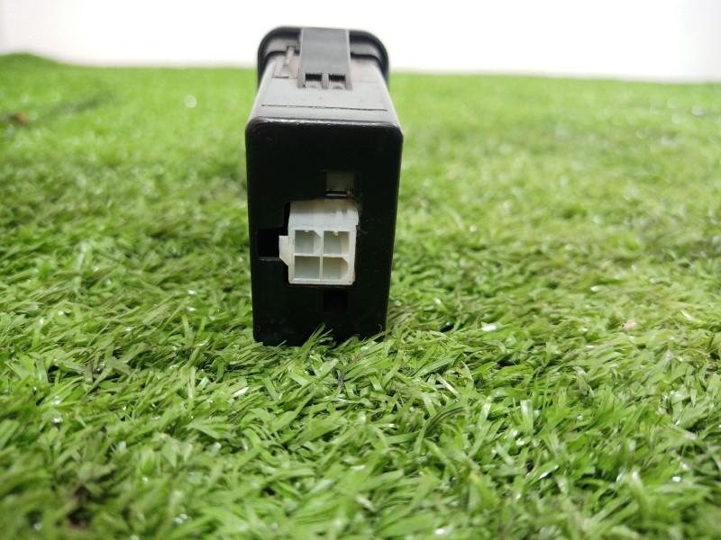 Recambio de interruptor para mahindra xuv 500 xuv 500 fwd w6 referencia OEM IAM   