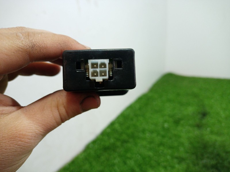 Recambio de interruptor para mahindra xuv 500 xuv 500 fwd w6 referencia OEM IAM   