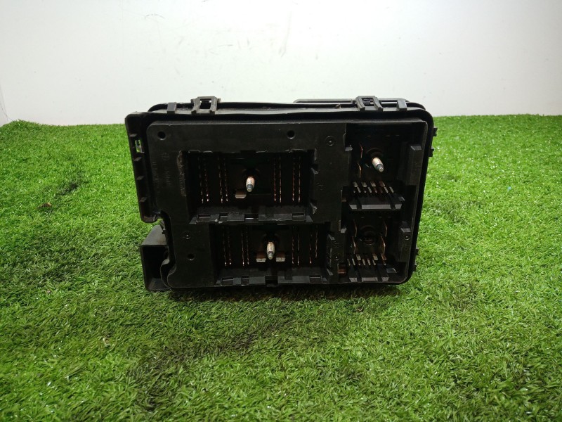 Recambio de caja reles / fusibles para mahindra xuv 500 xuv 500 fwd w6 referencia OEM IAM   