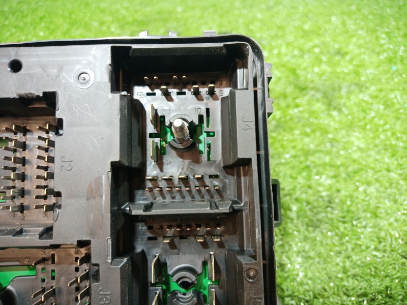 Recambio de caja reles / fusibles para mahindra xuv 500 xuv 500 fwd w6 referencia OEM IAM   