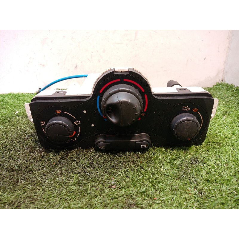 Recambio de mando calefaccion / aire acondicionado para renault clio iii 1.2 16v referencia OEM IAM 030967W 69597003 69590001
