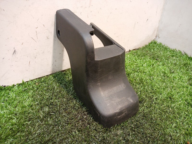 Recambio de moldura para mahindra xuv 500 xuv 500 fwd w6 referencia OEM IAM 0110AAW00710N 0110AAW00710N 0110AAW00710