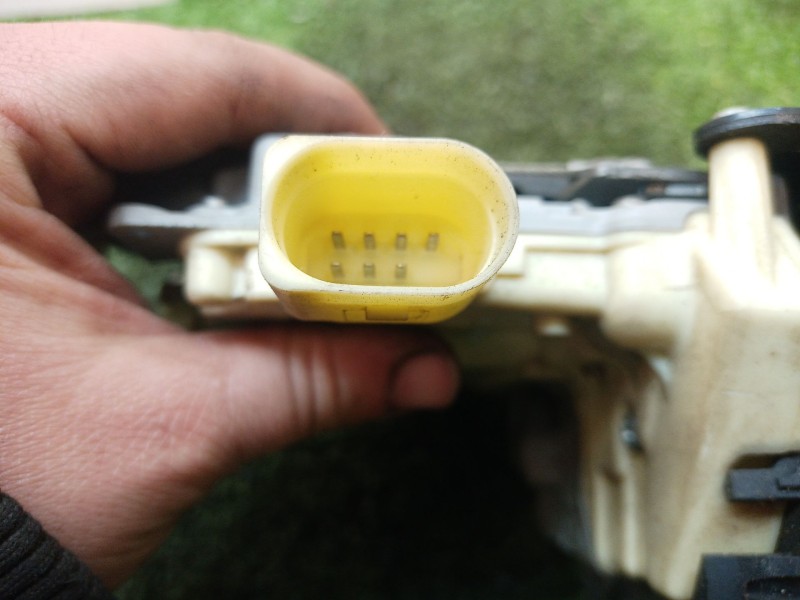 Recambio de cerradura puerta trasera derecha para volkswagen passat berlina (3c2) advance referencia OEM IAM 3C4839016A 3C483901