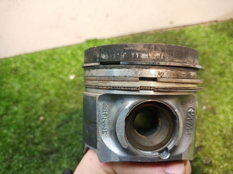 Recambio de piston para volkswagen touareg (7p6) v6 tdi bluemotion premium referencia OEM IAM   