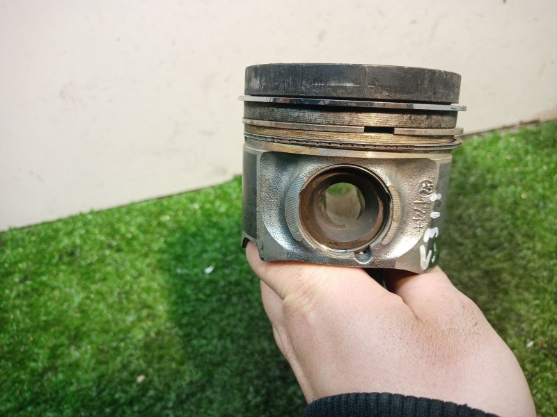 Recambio de piston para volkswagen touareg (7p6) v6 tdi bluemotion premium referencia OEM IAM   