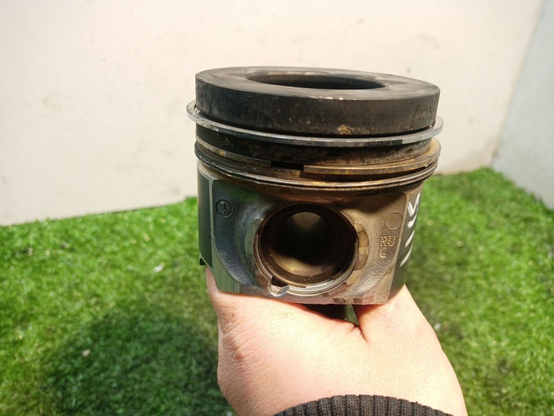 Recambio de piston para volkswagen touareg (7p6) v6 tdi bluemotion premium referencia OEM IAM 26101416 26101416 26101416