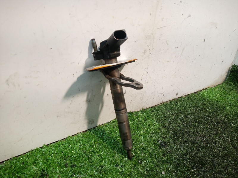 Recambio de inyector para volkswagen tiguan (5n1) 2.0 tdi referencia OEM IAM 03L130277 03L130277 04451160301122