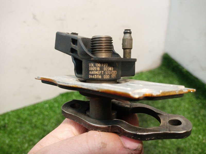 Recambio de inyector para volkswagen tiguan (5n1) 2.0 tdi referencia OEM IAM 03L130277 03L130277 04451160301171