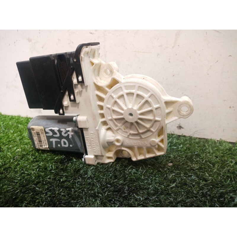 Recambio de motor elevalunas trasero derecho para volkswagen passat berlina (3c2) advance referencia OEM IAM 1K0959704P 98085611