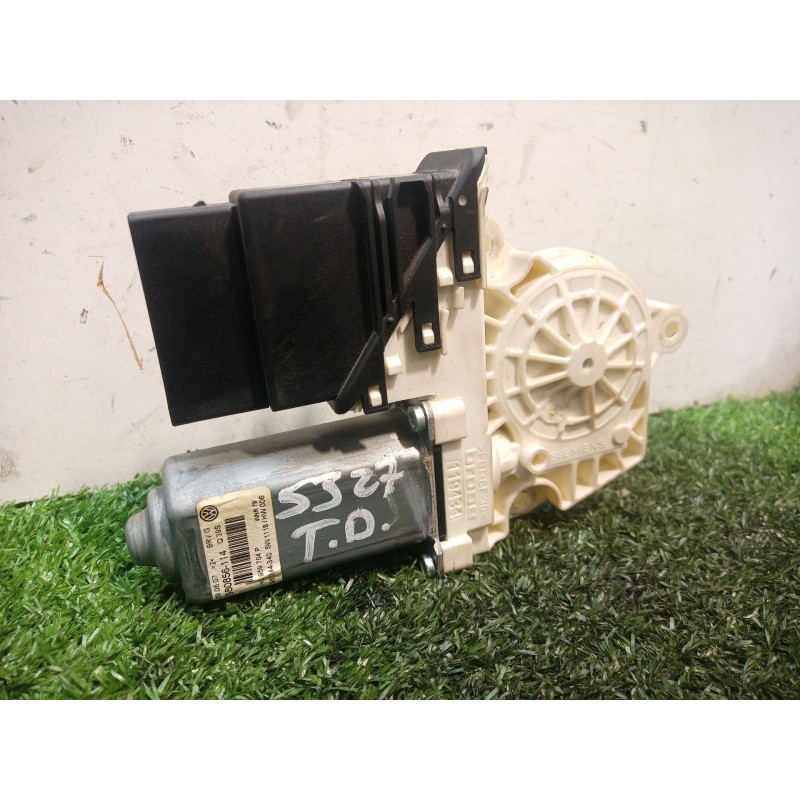 Recambio de motor elevalunas trasero derecho para volkswagen passat berlina (3c2) advance referencia OEM IAM 1K0959704P 98085611