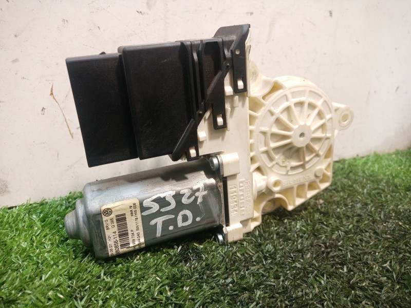 Recambio de motor elevalunas trasero derecho para volkswagen passat berlina (3c2) advance referencia OEM IAM 1K0959704P 98085611