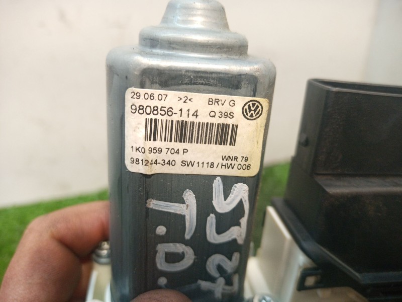 Recambio de motor elevalunas trasero derecho para volkswagen passat berlina (3c2) advance referencia OEM IAM 1K0959704P 98085611