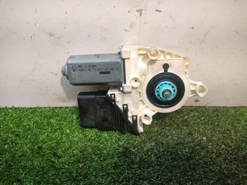 Recambio de motor elevalunas trasero derecho para volkswagen passat berlina (3c2) advance referencia OEM IAM 1K0959704P 98085611