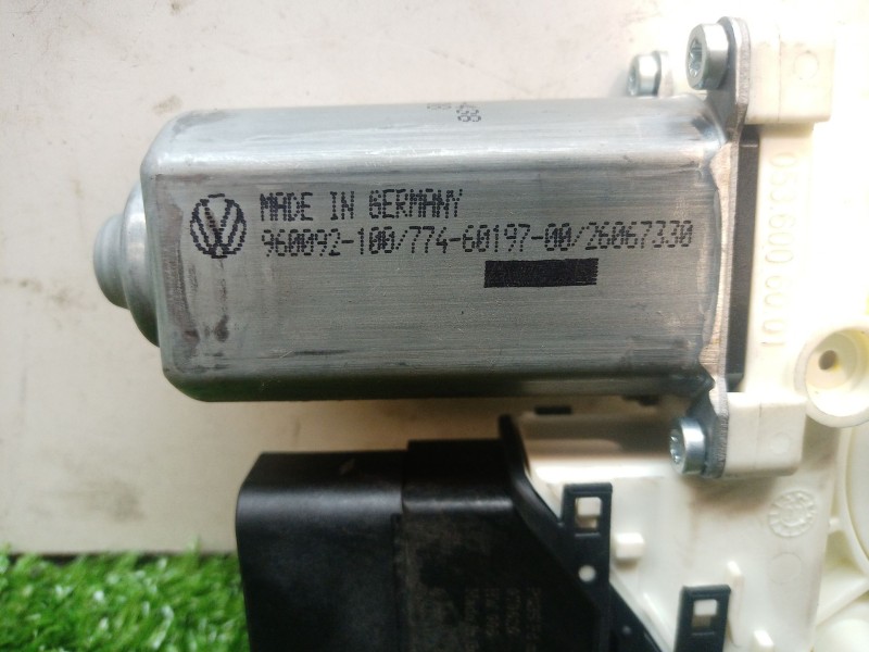 Recambio de motor elevalunas trasero derecho para volkswagen passat berlina (3c2) advance referencia OEM IAM 1K0959704P 98085611