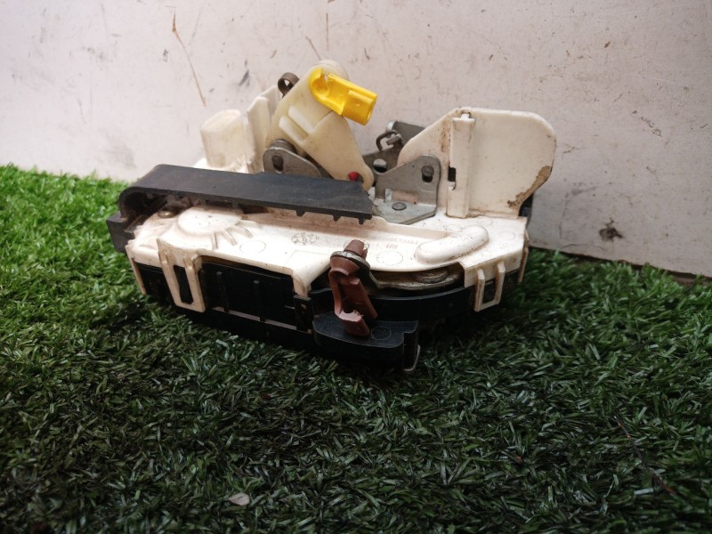 Recambio de cerradura puerta delantera derecha para dodge caliber s referencia OEM IAM 04589416ADA 04589416 04589416AD