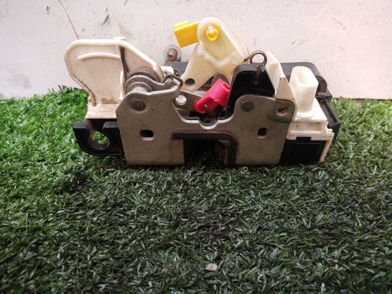 Recambio de cerradura puerta delantera derecha para dodge caliber s referencia OEM IAM 04589416ADA 04589416 04589416AD