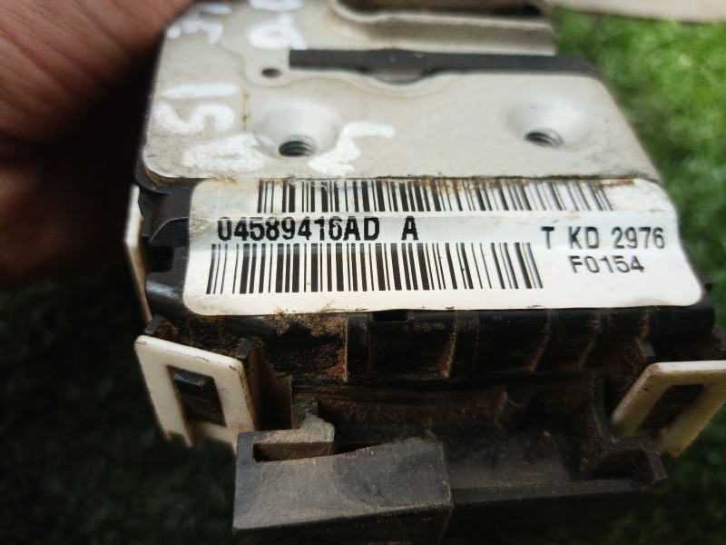 Recambio de cerradura puerta delantera derecha para dodge caliber s referencia OEM IAM 04589416ADA 04589416 04589416AD