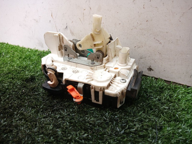 Recambio de cerradura puerta delantera izquierda para dodge caliber s referencia OEM IAM 04589409ADA 04589409 04589409AD